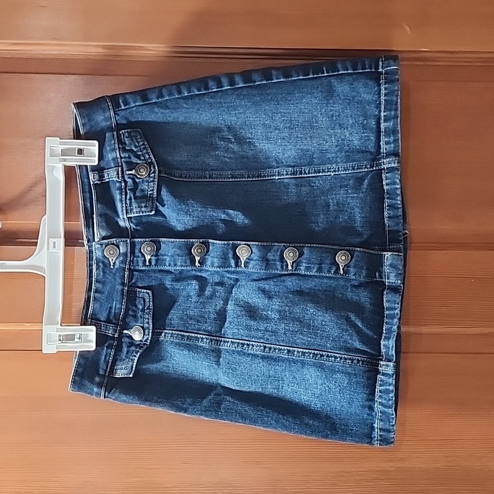 Super cute NWOT Jean skirt